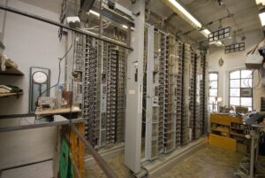 Vergangene Fernmeldetechnik. Trafohaus Regionalmuseum Eschenburg