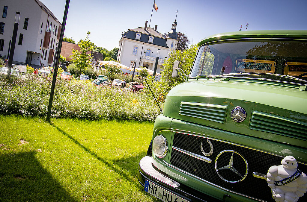Oldtimer rund um die Villa und auf der Raab’schen Wiese,