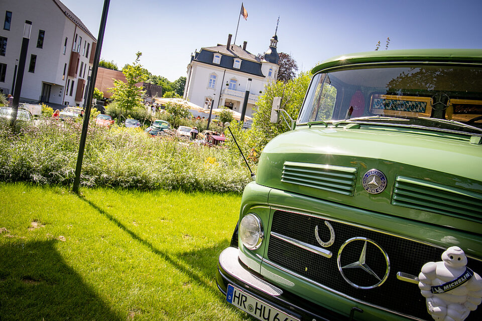 Oldtimer rund um die Villa und auf der Raab’schen Wiese,