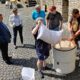 Zum Abschluss der Sonderausstellung können Interessierte thematisch passend im Schlosshof Bier verköstigen, welches dort am Museumstag gebraut wurde. (Foto: Landkreis Marburg-Biedenkopf)