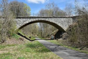 Die Historische Brücke in Grebenhain-Hartmannshain (Foto: Christine Krienke, Landesamt für Denkmalpflege Hessen LfDH)