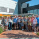 Als erster Stopp auf dem Programm der Sommertour 2022 von Landrat Michael Köberle (5.v.l.) stand für die Bürgerinnen und Bürger der Besuch der Limburger Blechwarenfabrik (Foto: Landkreis Limburg-Weilburg)